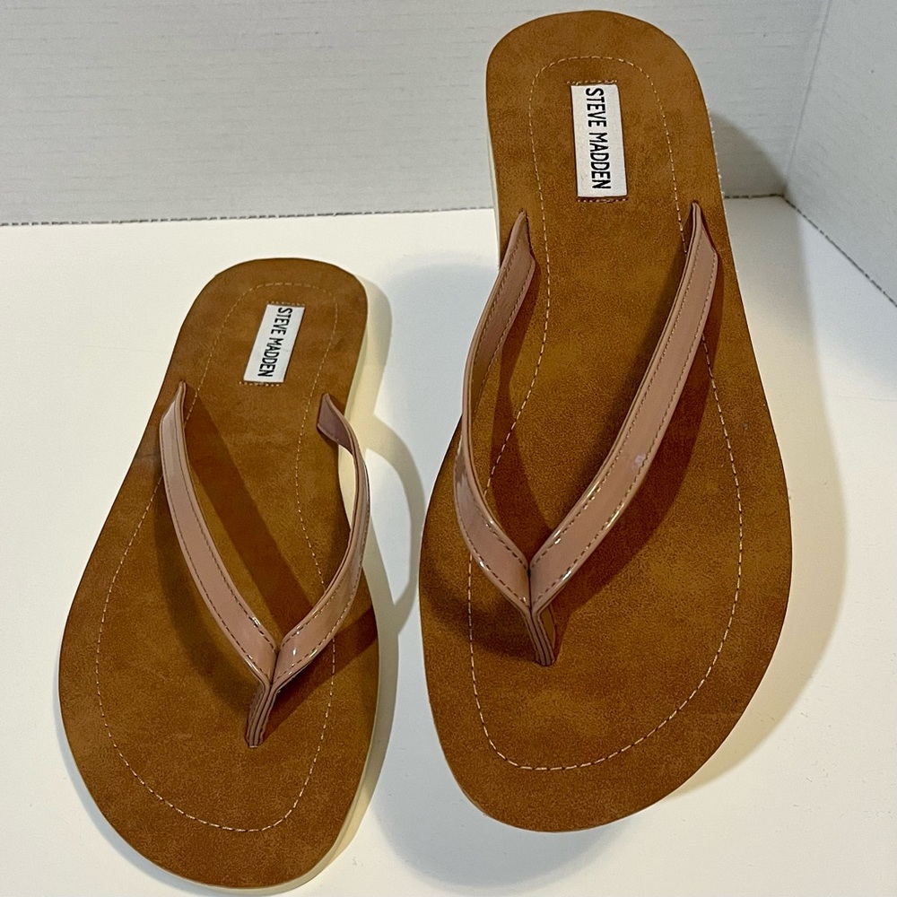 NWOT Steve Madden Blush Flip Flops; Size 11!